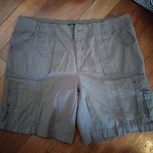 Eddie Bauer khaki shorts - size 14